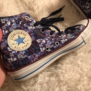 Really cute converse high tops!